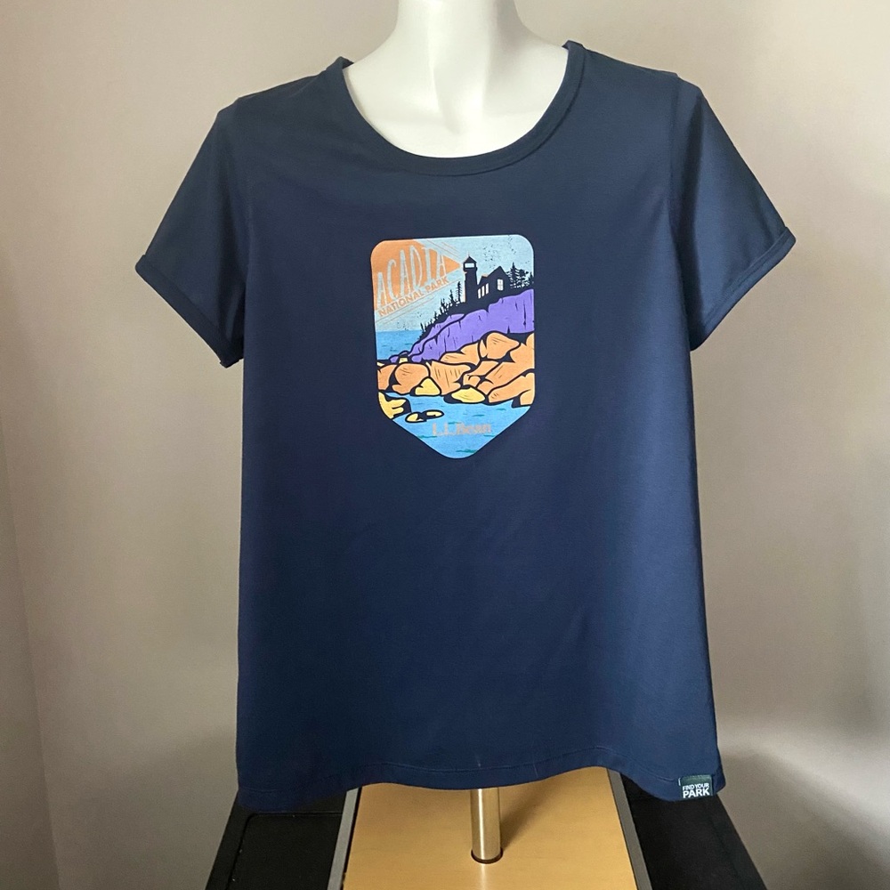 4/$15 ❤️ L.L. Bean Women’s Find Your Park Classic Navy Tee Size Medium